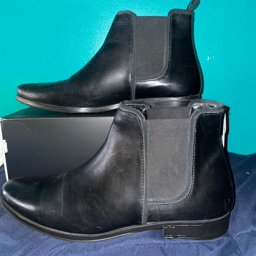 Fine leather Chelsea boots